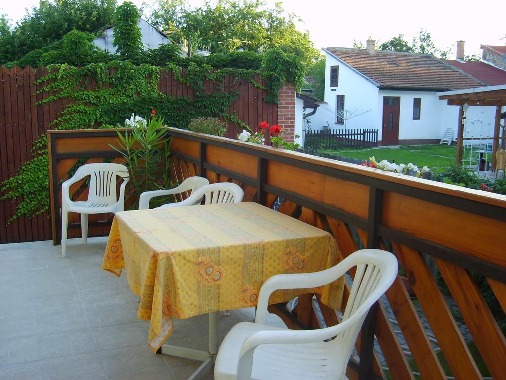 St. Michael Apartman Budapest Bagian luar foto
