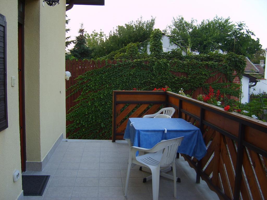 St. Michael Apartman Budapest Bagian luar foto